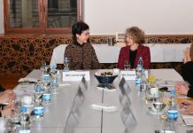 特首外访瑞士鼓励海外初创企业落户香港