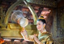 老撾風俗 熱情問好有講究