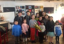 旅比华人孩子弹钢琴:当稚嫩的指尖触碰到琴键