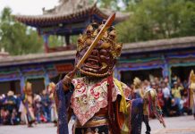 康熙年重要宗教儀式活現 青藏塔爾寺跳神祛邪