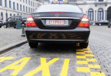 婴儿在出租车上降生!