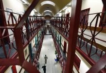 比利时监狱内的犯人在减少 反映出哪些问题?