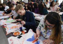 英国高考生选中文首超德语 中文成英第三流行外语