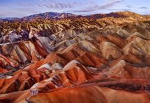 “好大一盘肥牛卷啊!”——吃货出去,这是丹霞地貌!