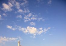 海上仙山何处觅?还看东方鱼鳞洲