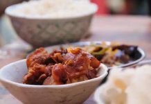 海南猪脚饭:一道海南街角美味