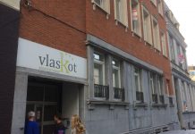 比利时西部城市一间学生公寓发生的杀人案,竟源于一场三角恋。。。。