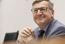 人物聚焦:重出江湖的前比利时财长Steven Vanackere(现提名比国国家银行行长)