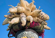 非洲原始部落“唇盘族”身体装饰令人瞠目结舌