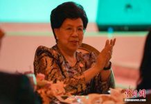 全球11亿年轻人面临听力受损风险 因用手机听音乐