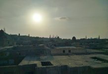 开罗”死人城”:一座城市的无奈和艰辛