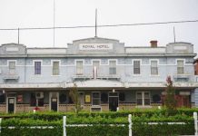 在澳洲写着”Hotel”的建筑不一定是旅馆