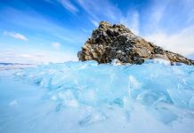 蓝冰贝加尔:春天的翡翠之海