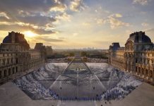 卢浮宫玻璃金字塔塌陷?还是一次视觉艺术