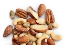 多吃坚果少吃盐,研究:饮食习惯影响寿命长短