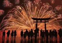 台风”百合”登陆日本 为防大雨多地取消烟火庆典