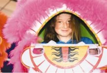 趣观世界|神操作!奶牛涂上“斑马纹”,只为防牛蝇