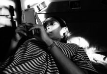 【比利时人说】吃饭时不看(玩)手机 是一种修养