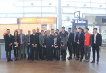 曹忠明大使看望慰问海南航空公司员工并会见比利时国家机场CEO