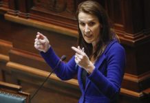 比利时首相回应:超市售卖的口罩“质差价高”等问题