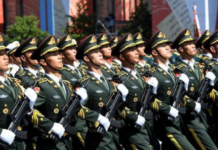 俄罗斯举行胜利日大阅兵 解放军仪仗队亮相红场丨国际热点速递