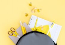 【新增582例】疫情影响,不少家庭已经无法支付孩子的文具费了