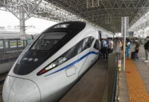 世上首条环岛高铁坐一圈要多少钱?|闲话海南