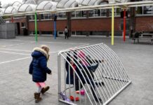 【新增372例】又有两所学校出现感染情况 开学季1万名大学生因挂科太多而“辍学”