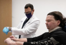 全球首例换手换脸手术成功丨国际热点速递