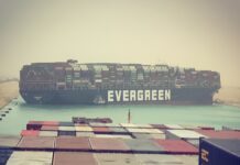 台湾巨型货轮截断苏伊士运河丨国际热点速递