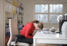 【取消“一日病假条”】比利时的老板们怒了