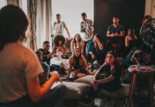 【新增3854例】专家预计 感染人数将在两周后翻番