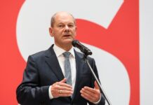 德国组阁大战 默克尔所在党开始“关键一谈”