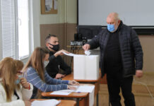 保加利亚举行总统选举第二轮投票