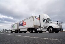 美国急缺卡车司机 催生民众“学车热”