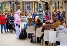 欧洲疫情未见好转 奥地利再度“封城”