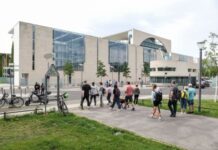 德国组阁几近谈拢 默克尔退休进入倒计时