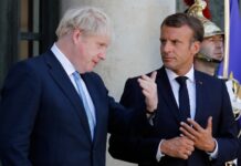 英国首相一封信激怒法国 法方弃邀英方代表会商偷渡问题