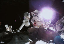 神舟十三号乘组两名航天员已成功出舱