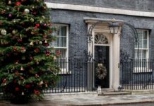 英国首相府疑违规办圣诞聚会 调侃视频惹众怒