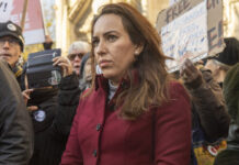 “维基揭秘”创始人阿桑奇的未婚妻斯特拉·莫里斯:美国无资格做人权“教师爷”