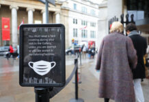 英国出现感染奥密克戎毒株后死亡的病例