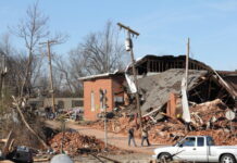美国中部龙卷风受灾最重州开启重建