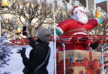 奥密克戎来势汹汹 巴黎取消新年烟花秀