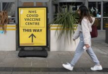 专家联名致信英首相 呼吁公众健康至上