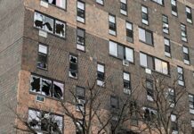 美国纽约一公寓楼发生火灾 至少19人死亡