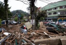巴西历史名城暴雨成灾 至少94人死亡