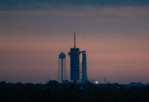 美国大推力火箭“太空发射系统”进行发射演练