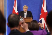 英国向卢旺达遣送偷渡者最后一刻被叫停