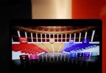 观天下·法国政局 | 马克龙阵营议会选举遇挫,接下来会发生什么?